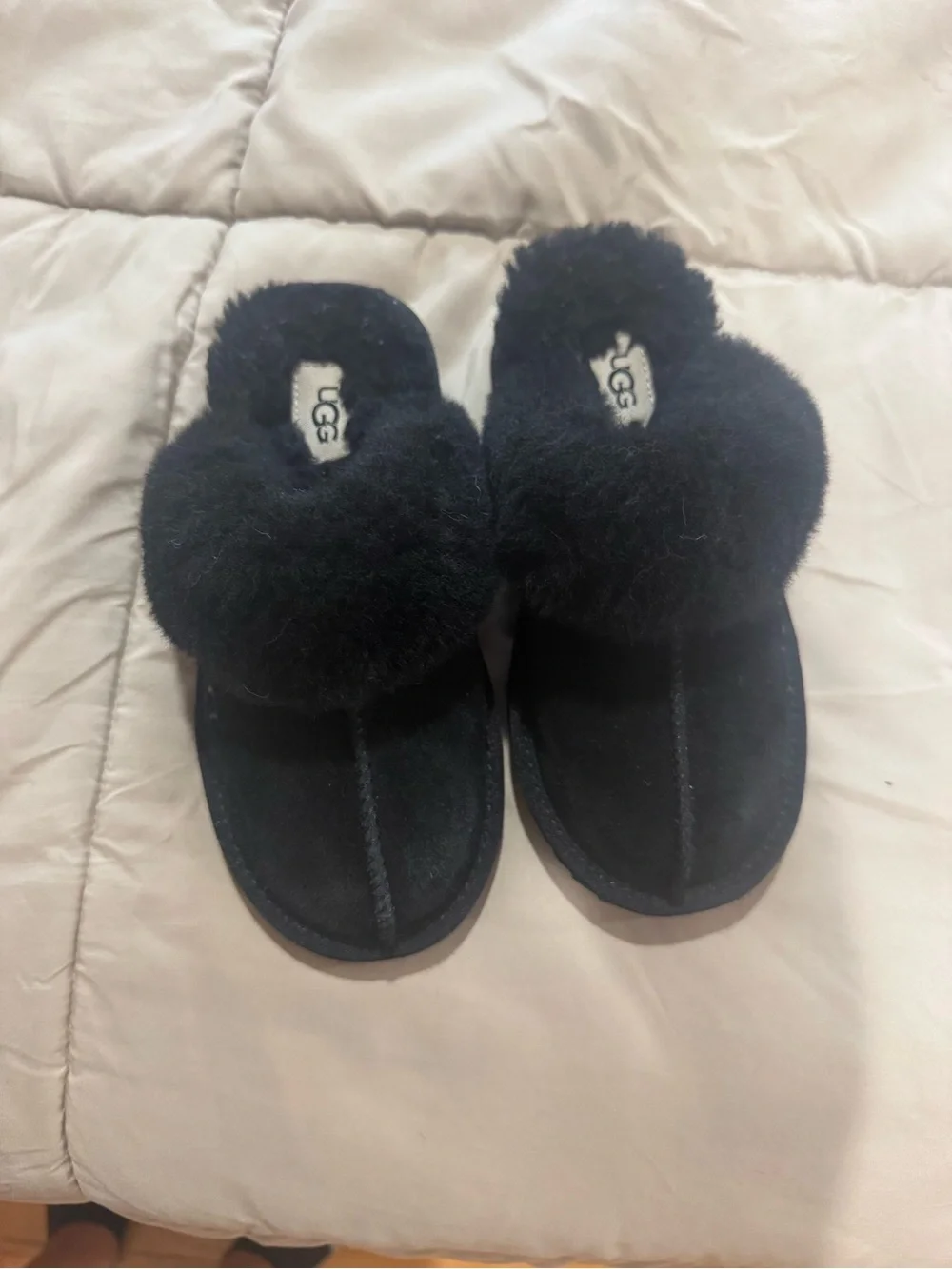 UGG Kids Black  Slippers